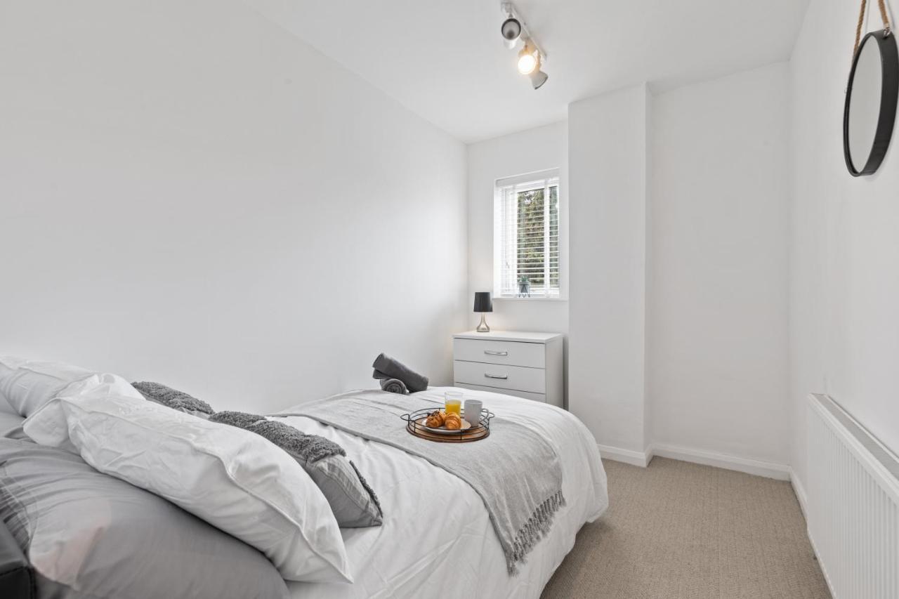 Nuneaton - Ideal 3 Bedroom, Wi-Fi Parking, Sleeps 6 - Jrr Stays المظهر الخارجي الصورة