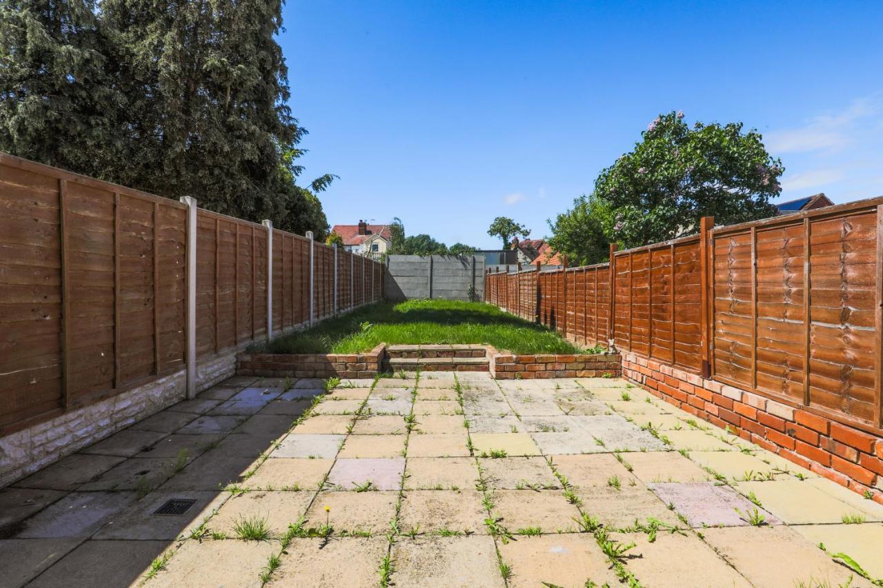 Nuneaton - Ideal 3 Bedroom, Wi-Fi Parking, Sleeps 6 - Jrr Stays المظهر الخارجي الصورة