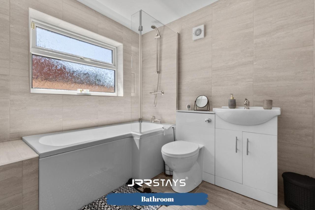 Nuneaton - Ideal 3 Bedroom, Wi-Fi Parking, Sleeps 6 - Jrr Stays المظهر الخارجي الصورة